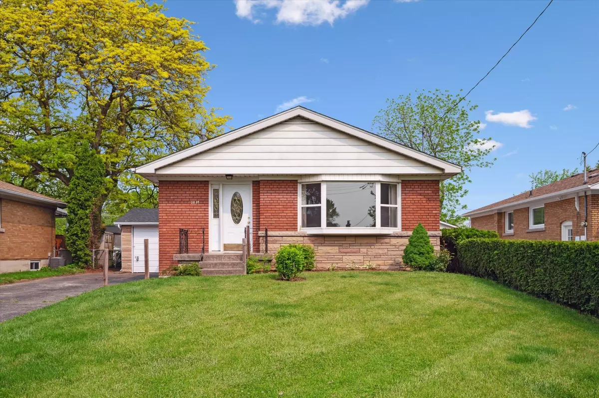 Burlington, ON L7R 2B6,2237 Joyce ST