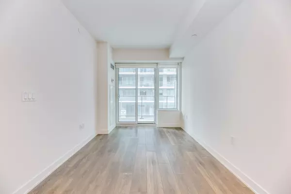 Toronto C10, ON M4P 0E3,99 Broadway AVE #707