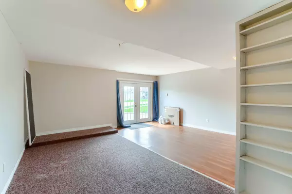 Oshawa, ON L1K 2N7,1433 Springwater CRES E #Lower Unit