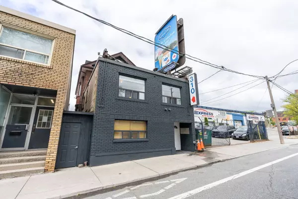 306 Greenwood AVE #2, Toronto E01, ON M4L 2R8