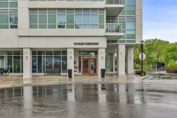 10 Wilby CRES #908, Toronto W04, ON M9N 0B6
