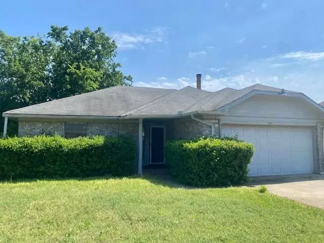 3401 Galemeadow Drive, Fort Worth, TX 76123