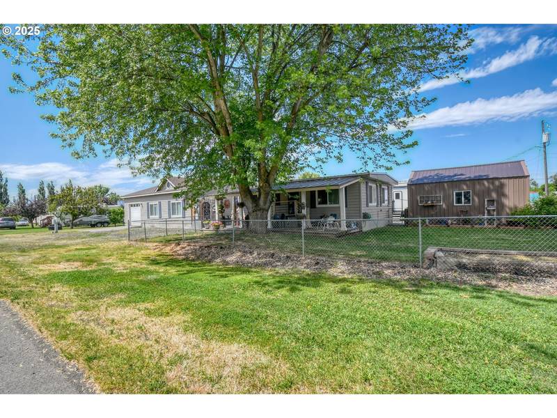 330 N 2nd ST, Athena, OR 97813