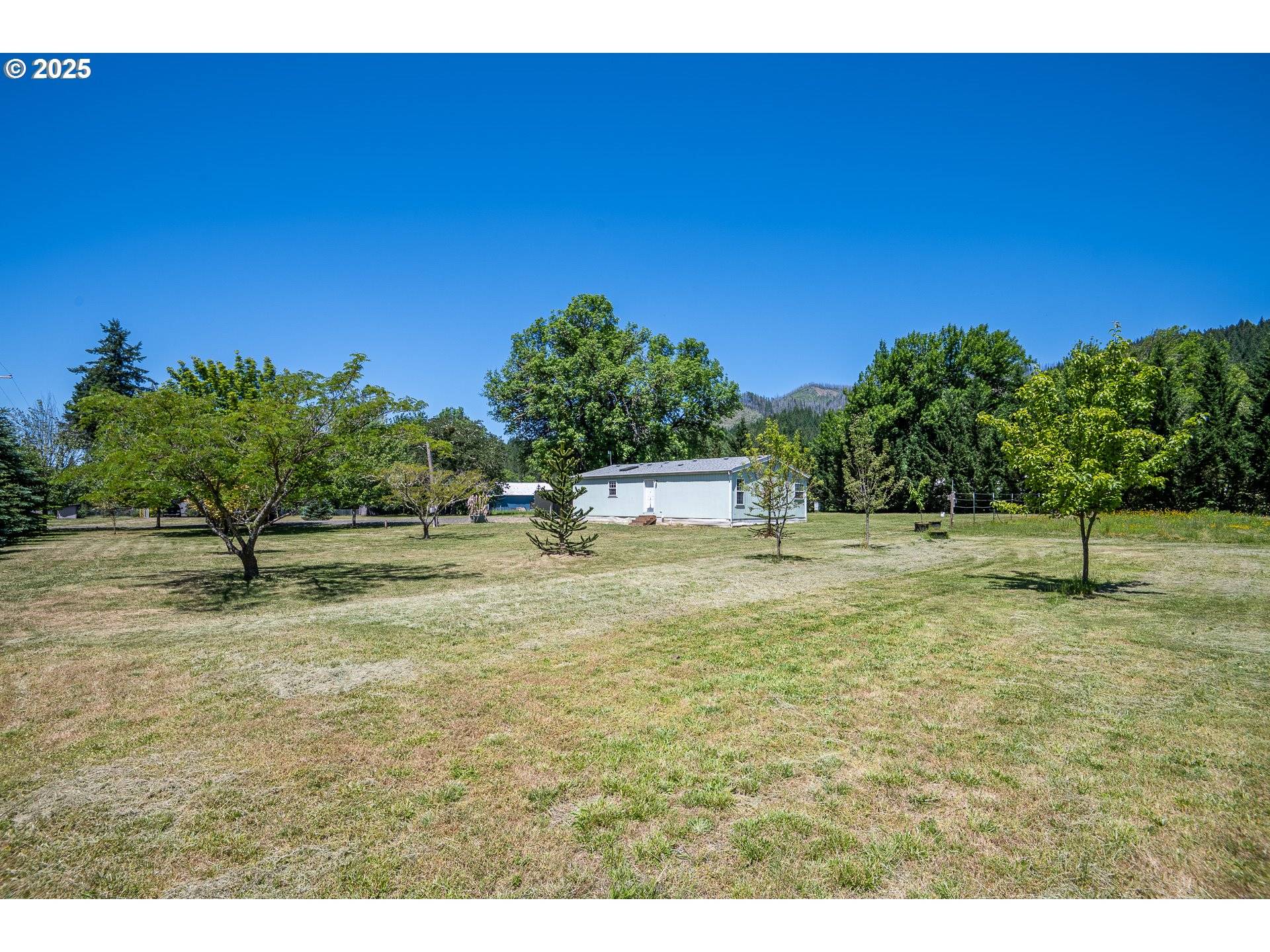 Idleyld Park, OR 97447,23056 N UMPQUA HWY