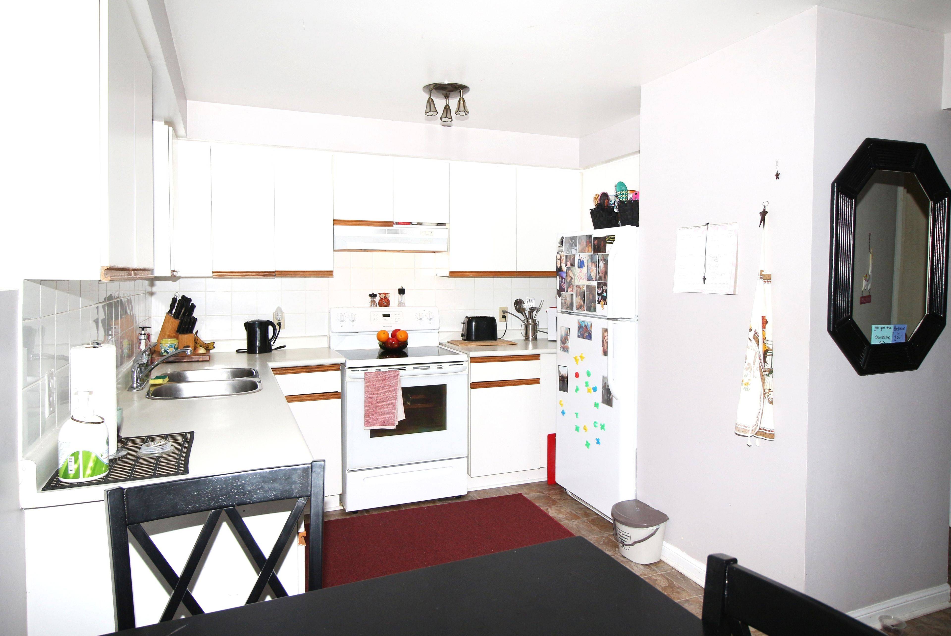 Oshawa, ON L1J 1S1,318 College AVE