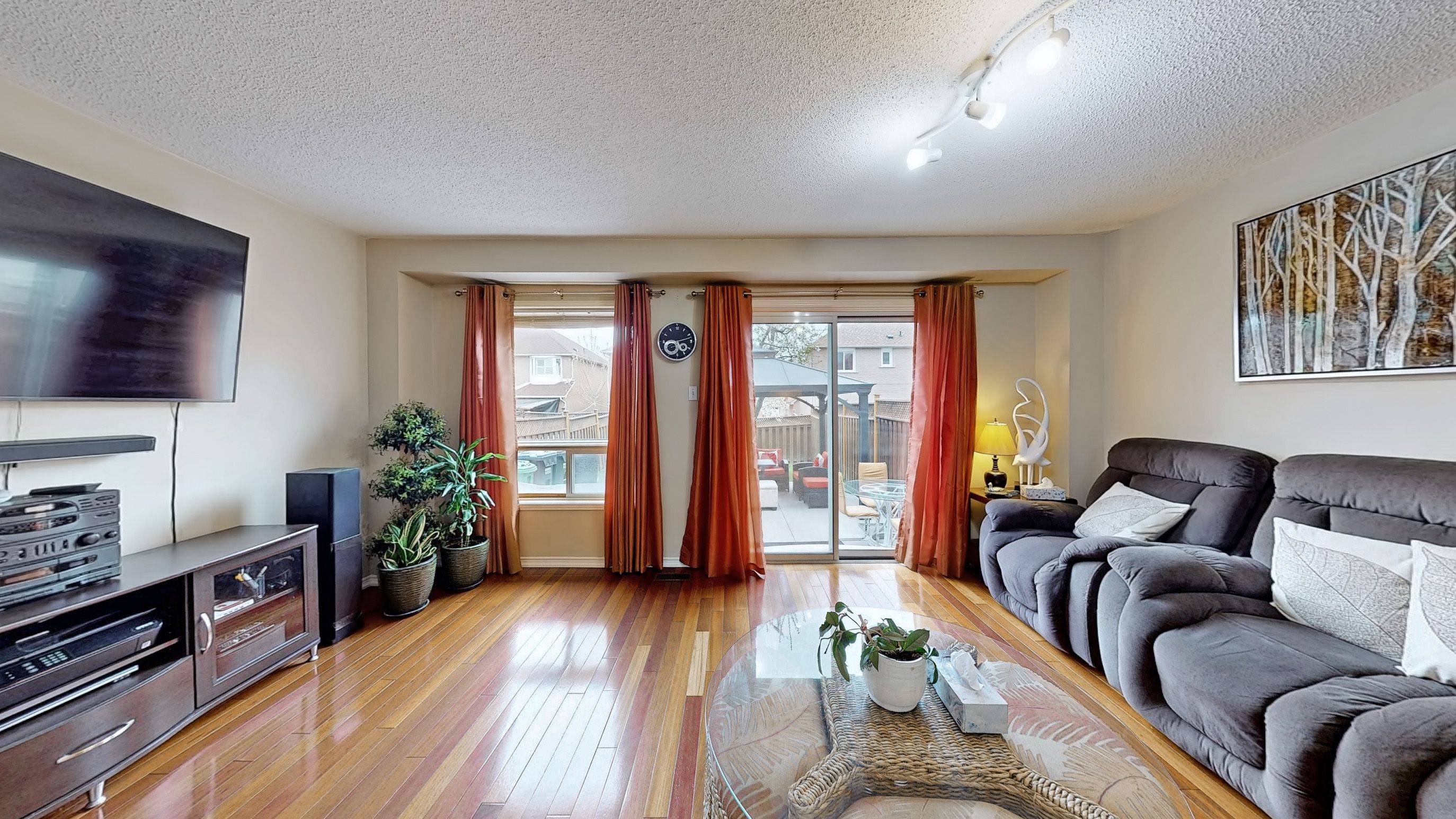 Brampton, ON L6Y 5A9,11 Kitto CT