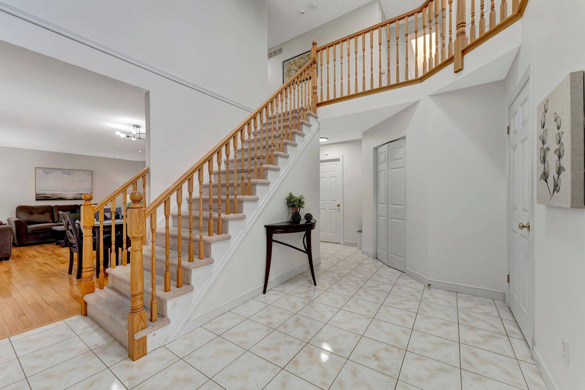 Kitchener, ON N2R 1T3,509 Pine Hollow CT