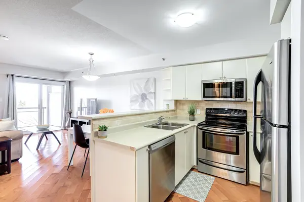 Burlington, ON L7M 0G9,3060 Rotary WAY #311