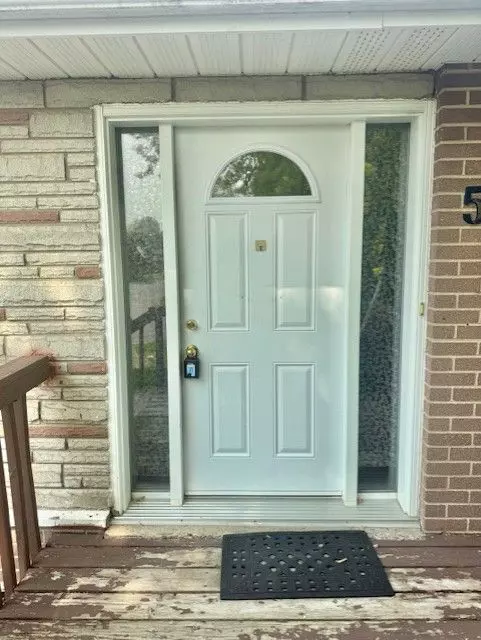 Brampton, ON L6X 2L5,51 Windermere CT #Upper