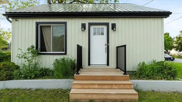 Belleville, ON K8P 1A5,134 Dundas ST W