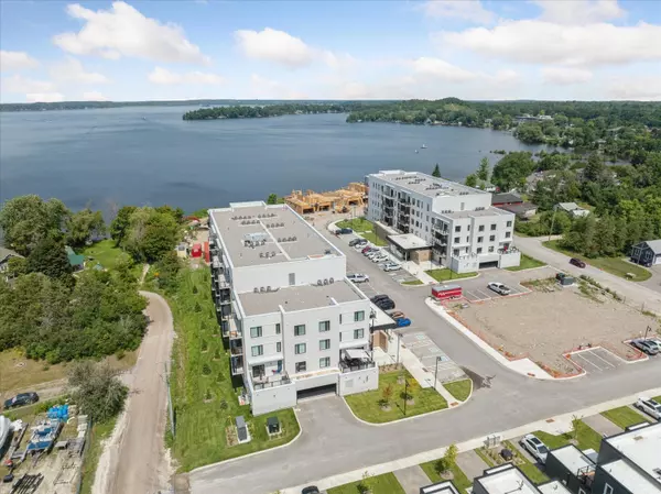 Kawartha Lakes, ON K0M 1N0,19B West ST N #404