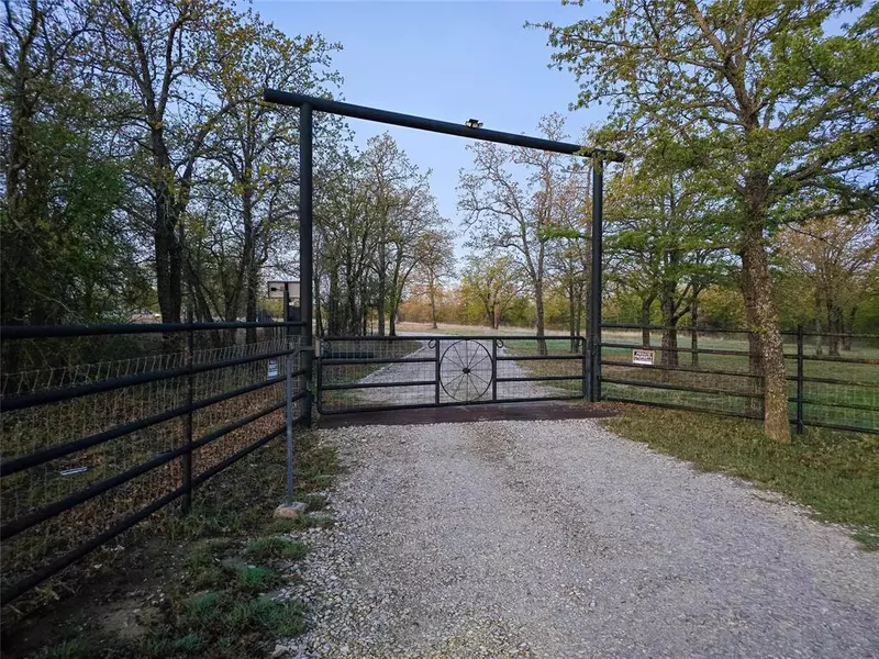 251 Spring Valley Road, Paradise, TX 76073