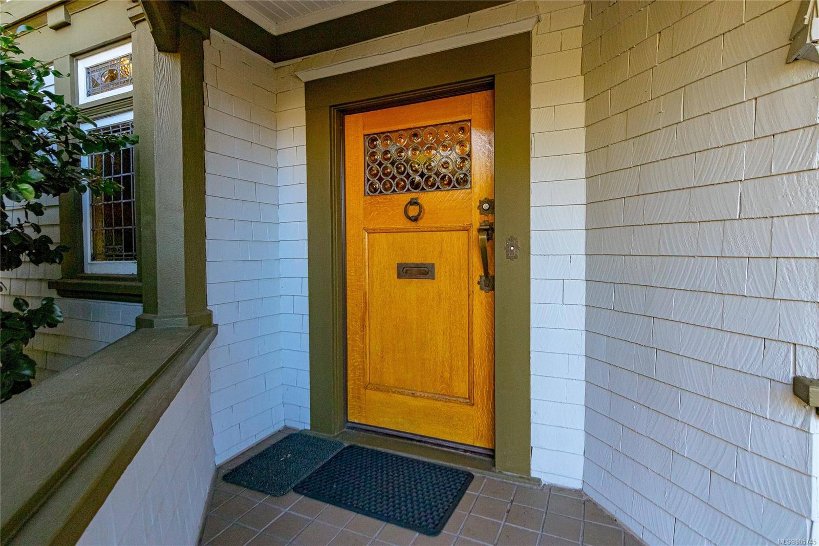 Victoria, BC V8S 1V7,1393 Rockland Ave