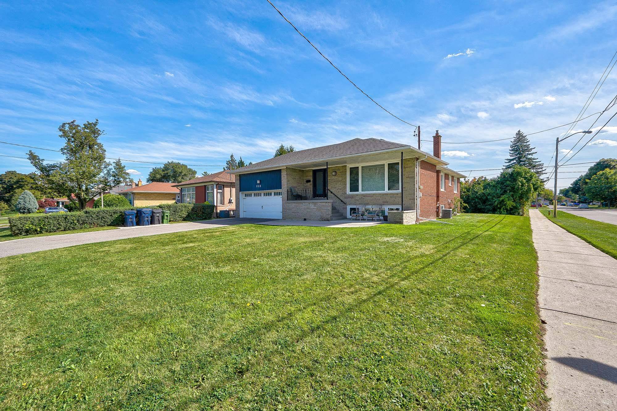 Toronto C06, ON M3H 4B6,215 Searle AVE