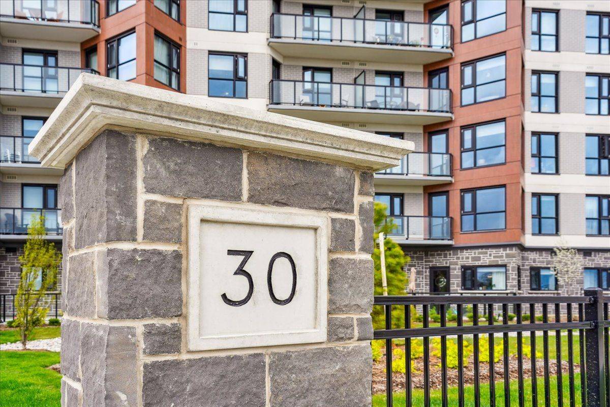 Barrie, ON L4N 0J8,30 Hanmer ST W #509