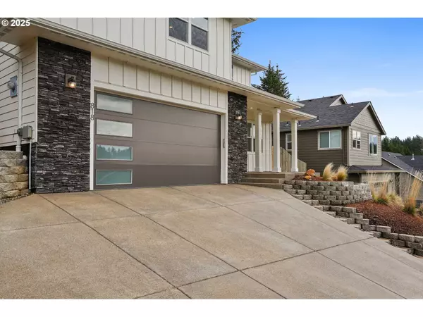 Silverton, OR 97381,818 HAWK DR