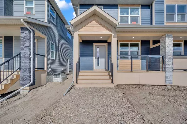 614 WOLF WILLOW BLVD Southeast, Calgary, AB T2X 5P7