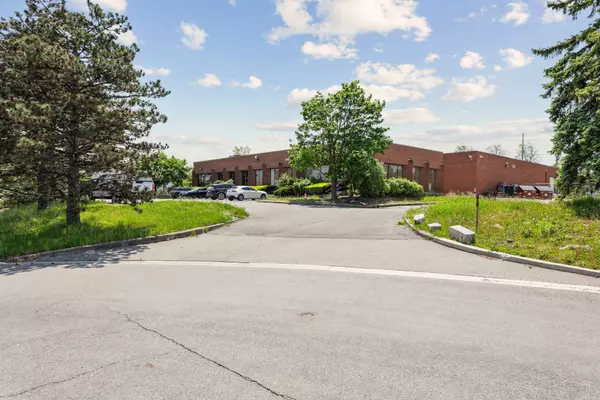 1040 Jayson CT, Mississauga, ON L4W 2V5