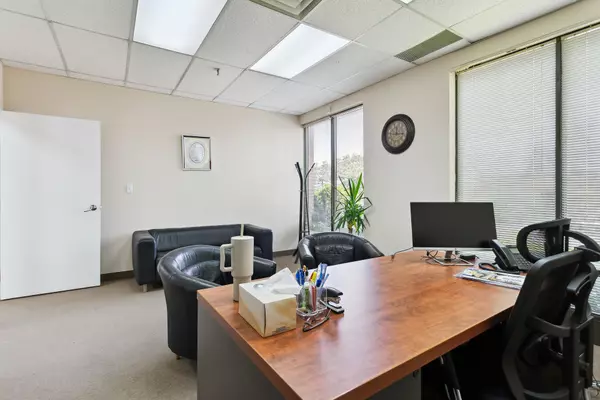 Mississauga, ON L4W 2V5,1040 Jayson CT