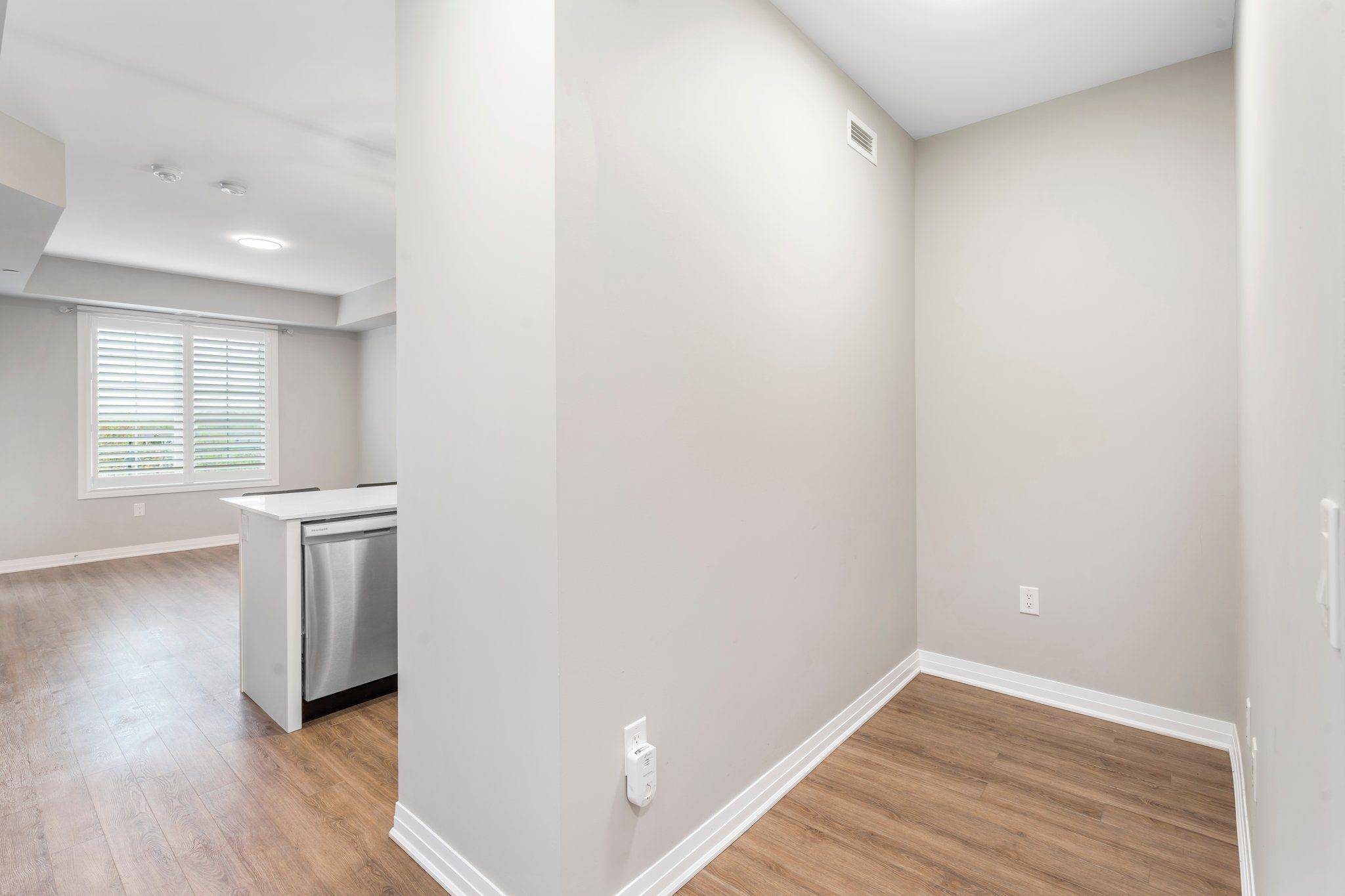 Clarington, ON L1B 0W2,65 Shipway AVE #315