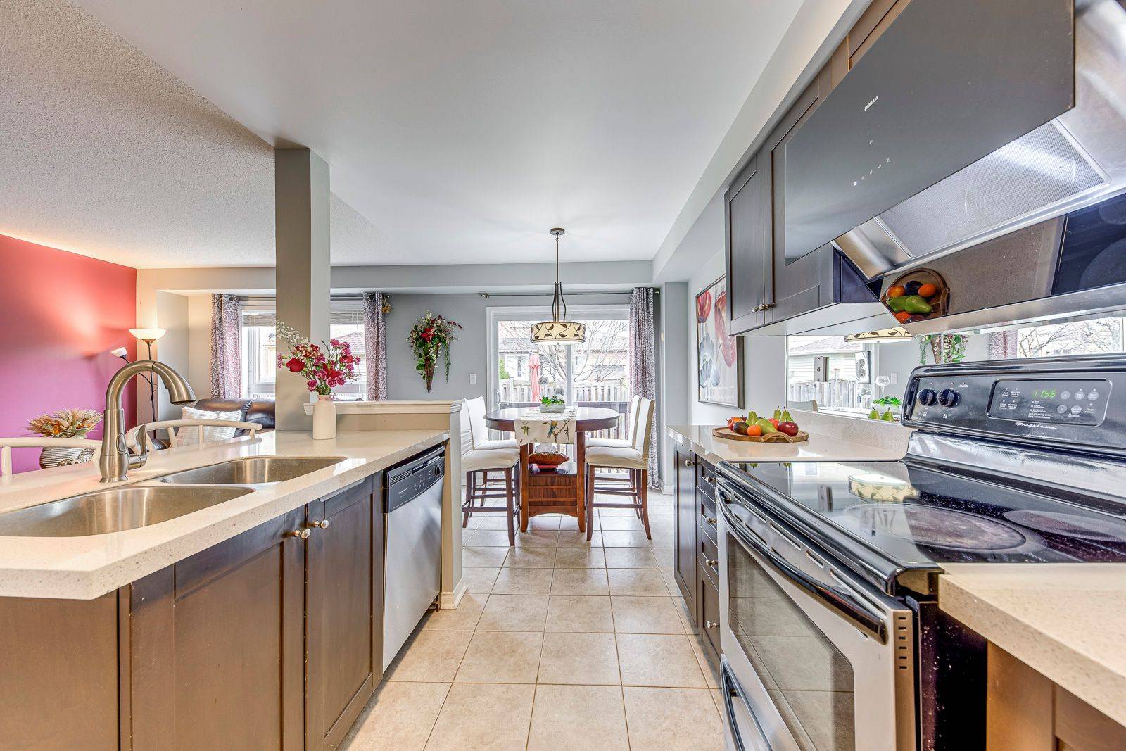 Oakville, ON L6M 5J6,2297 Saddlecreek CRES