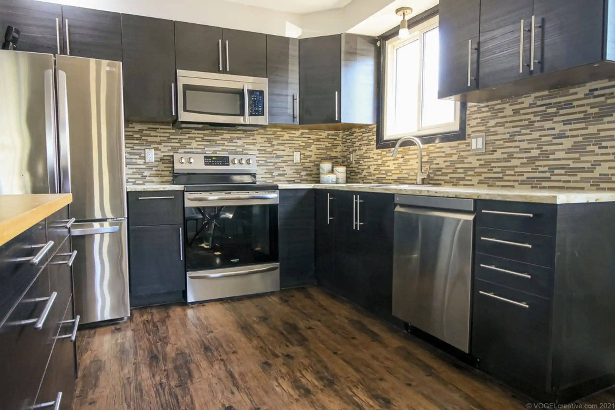 Hamilton, ON L8T 4N5,33 Behan ST