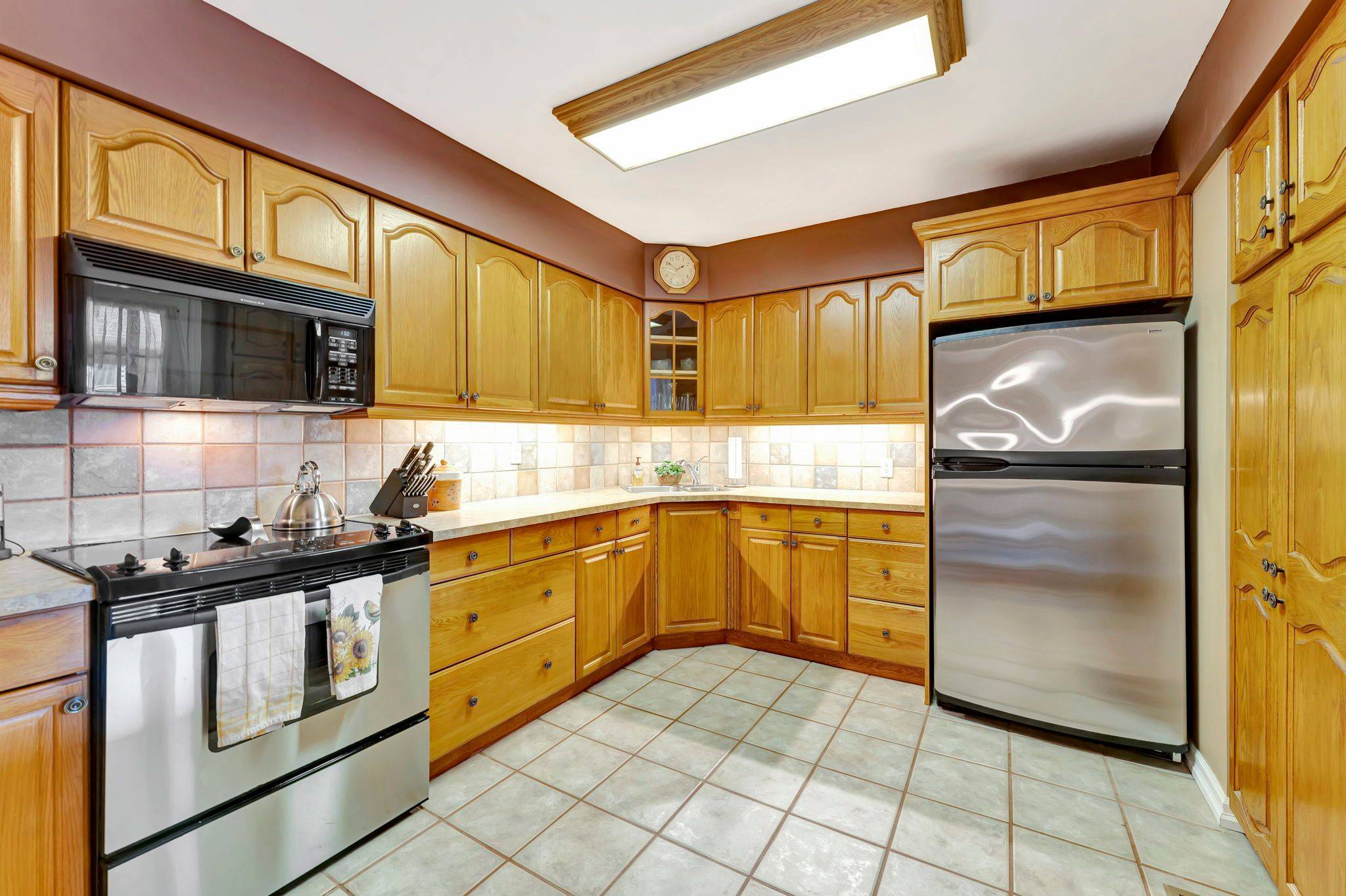 Hamilton, ON L9A 4S5,222 East 19th ST