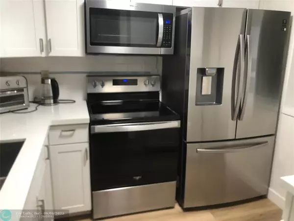 Boca Raton, FL 33428,9233 SW 8th St #420