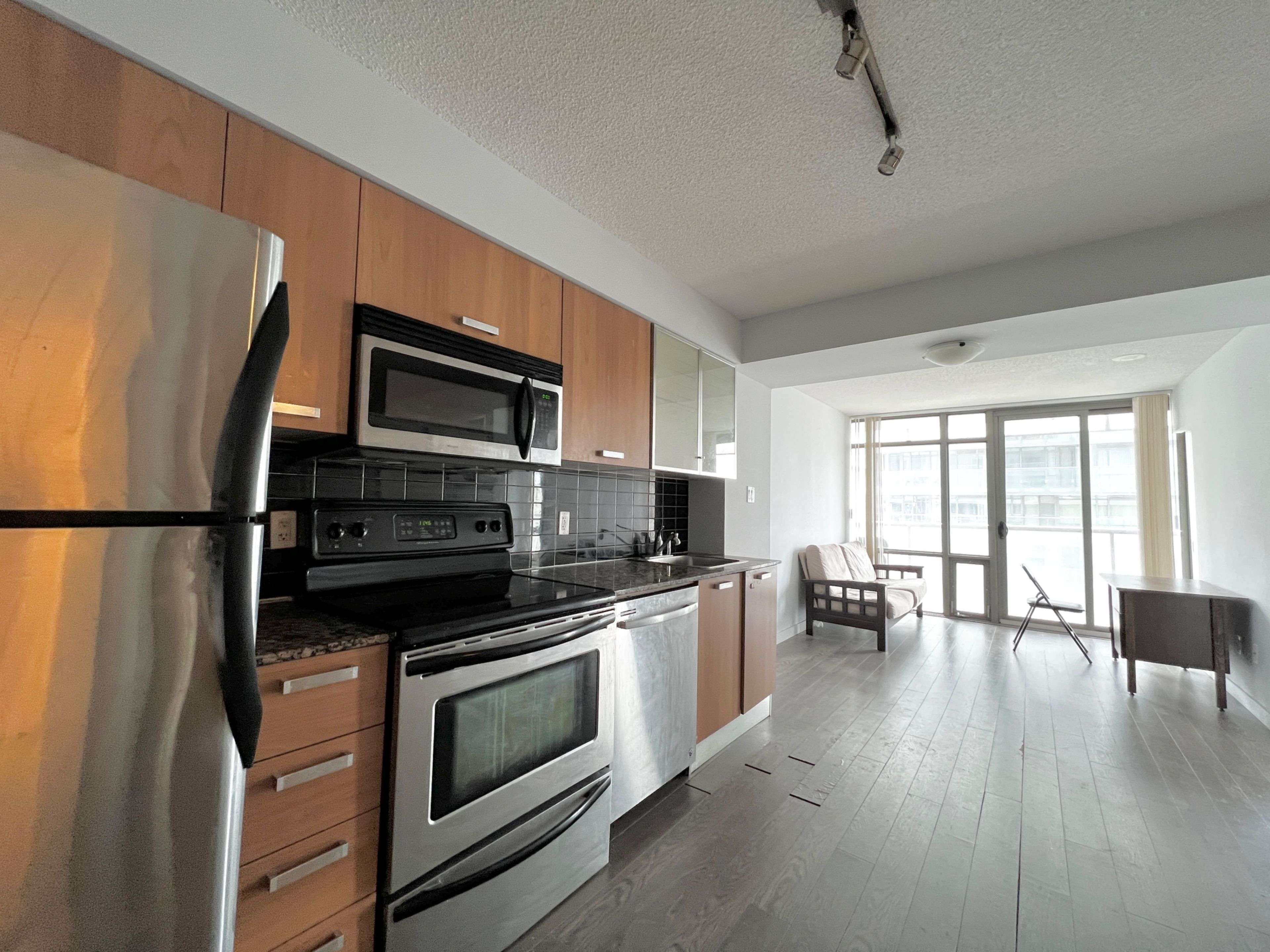 Toronto C01, ON M4Y 3G5,37 Grosvenor ST #1810