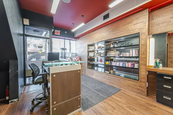 Toronto C03, ON M6C 2C7,1005 Eglinton AVE W