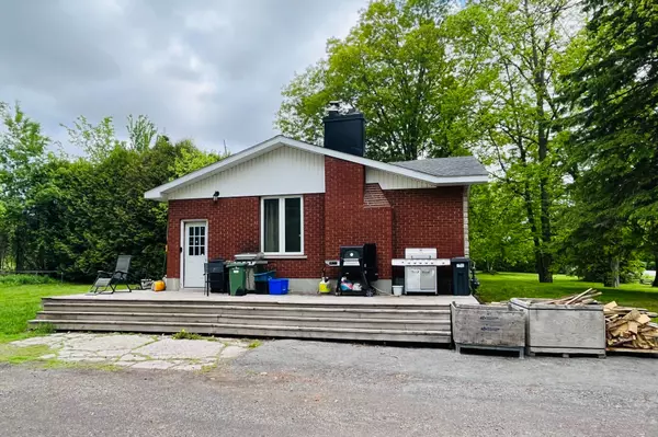 Carp - Huntley Ward, ON K0A 1L0,6330 Rothbourne RD
