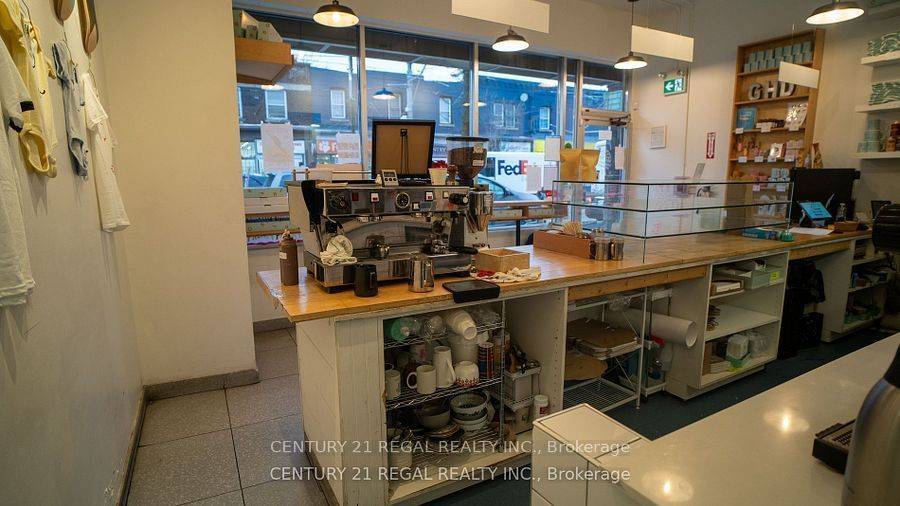Toronto E01, ON M4L 2A4,1505 GERRARD ST E