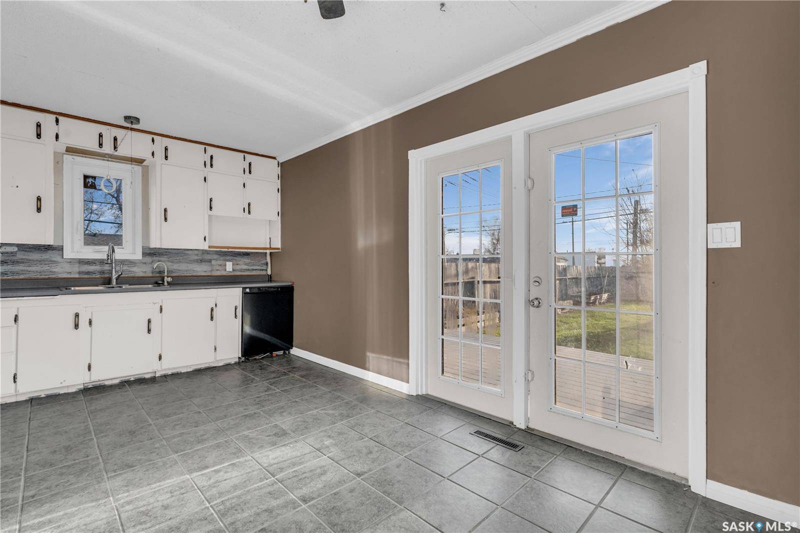 Regina, SK S4R 2K9,378 SMITH STREET
