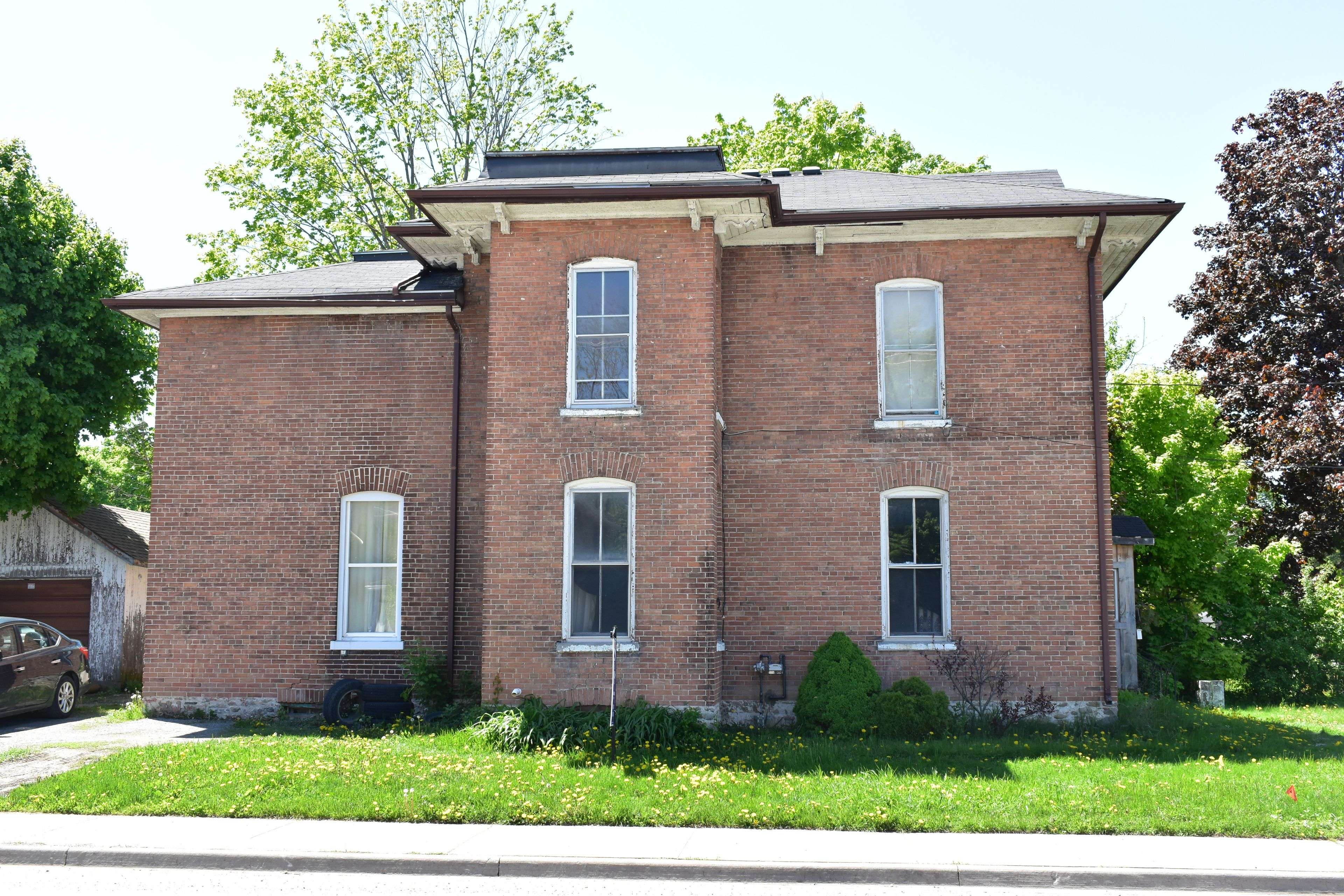 Kawartha Lakes, ON K9V 2T9,23 Glenelg ST W