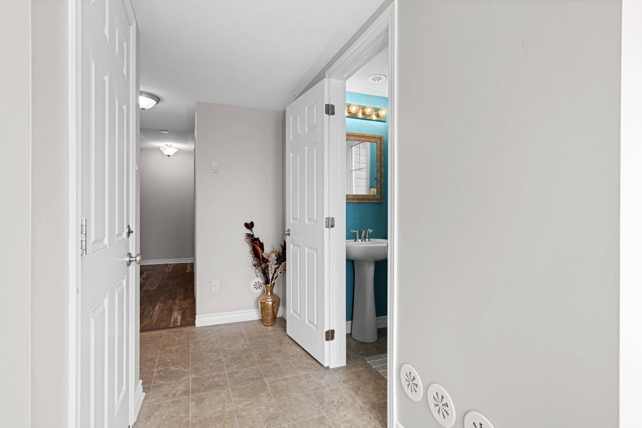 Barrhaven, ON K2J 5W6,118 Pennant AVE