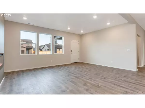 Woodburn, OR 97071,2778 Mallard LN