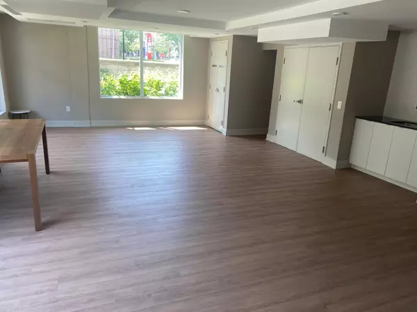 Toronto E11, ON M1B 2W1,5131 Sheppard AVE E #201