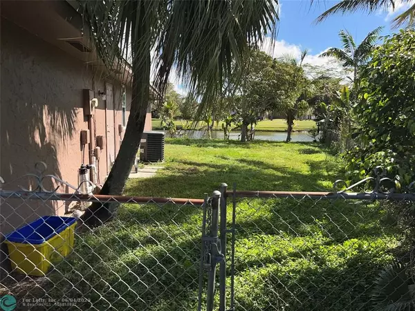 Royal Palm Beach, FL 33411,102 New Kent Ct