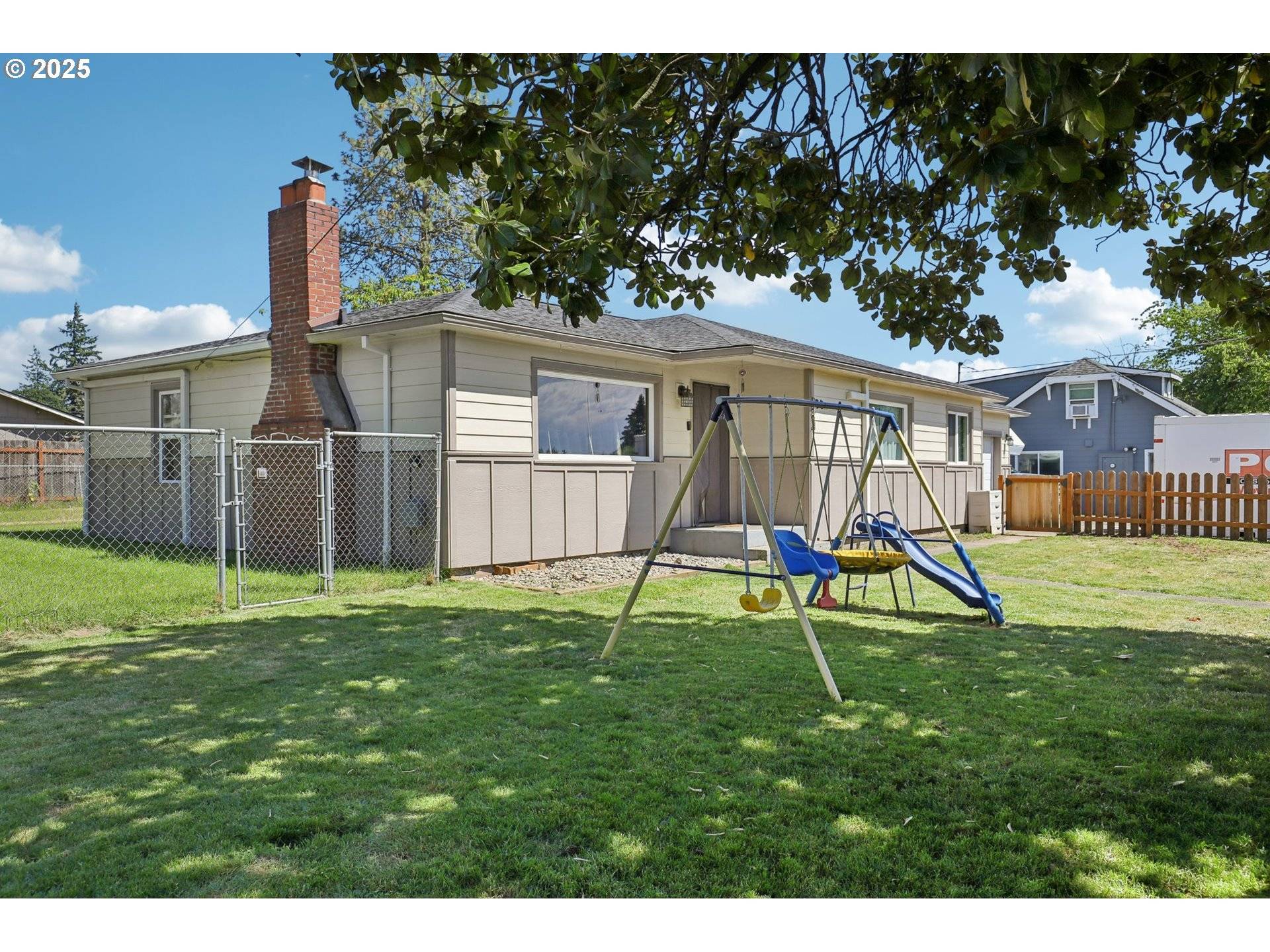 St Helens, OR 97051,324 N 18TH ST