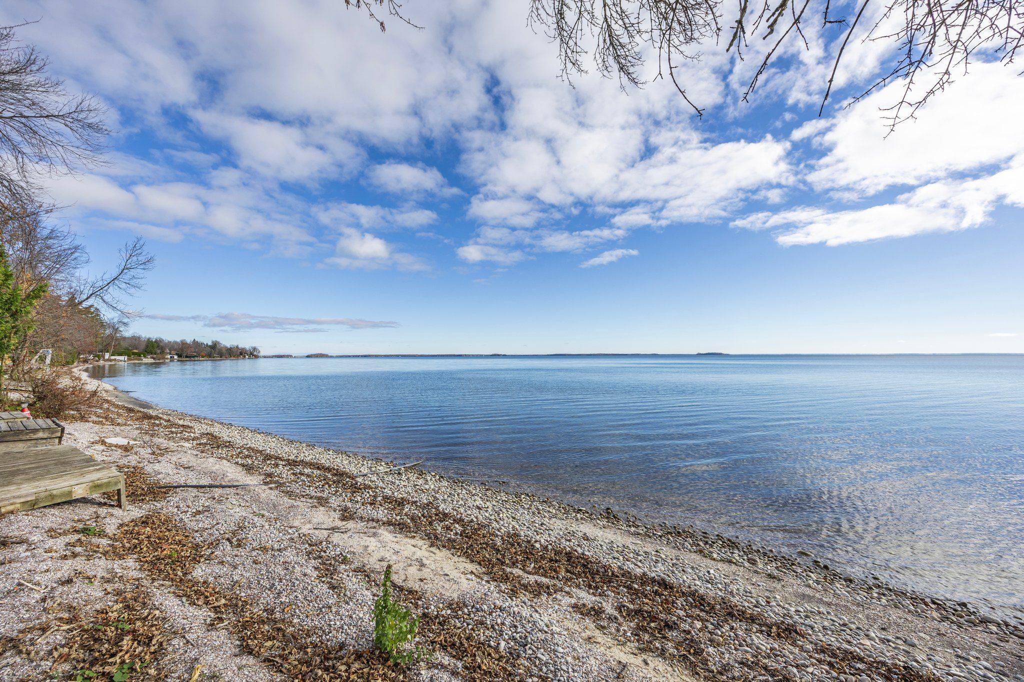 Oro-medonte, ON L3V 6H1,769 Woodland DR