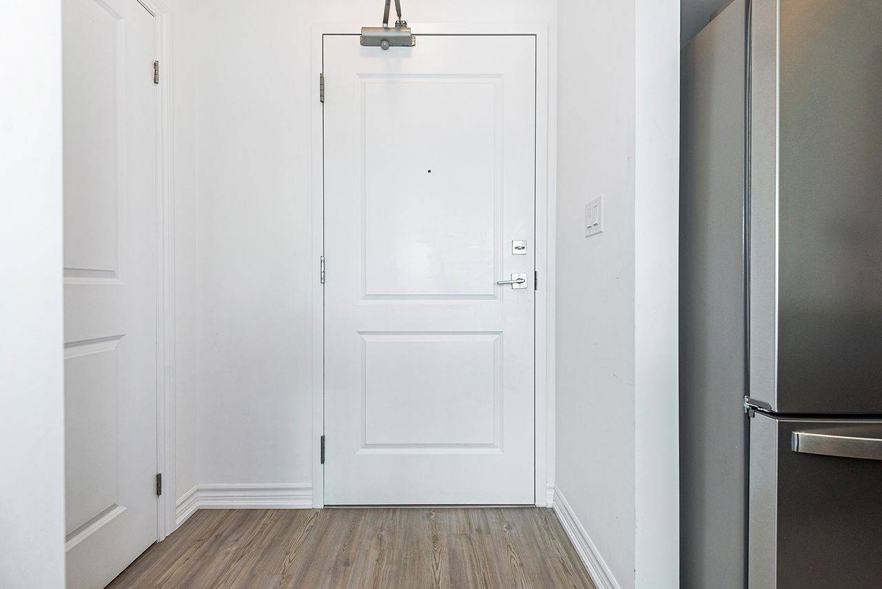 Hamilton, ON L8B 2A5,460 DUNDAS ST E #304