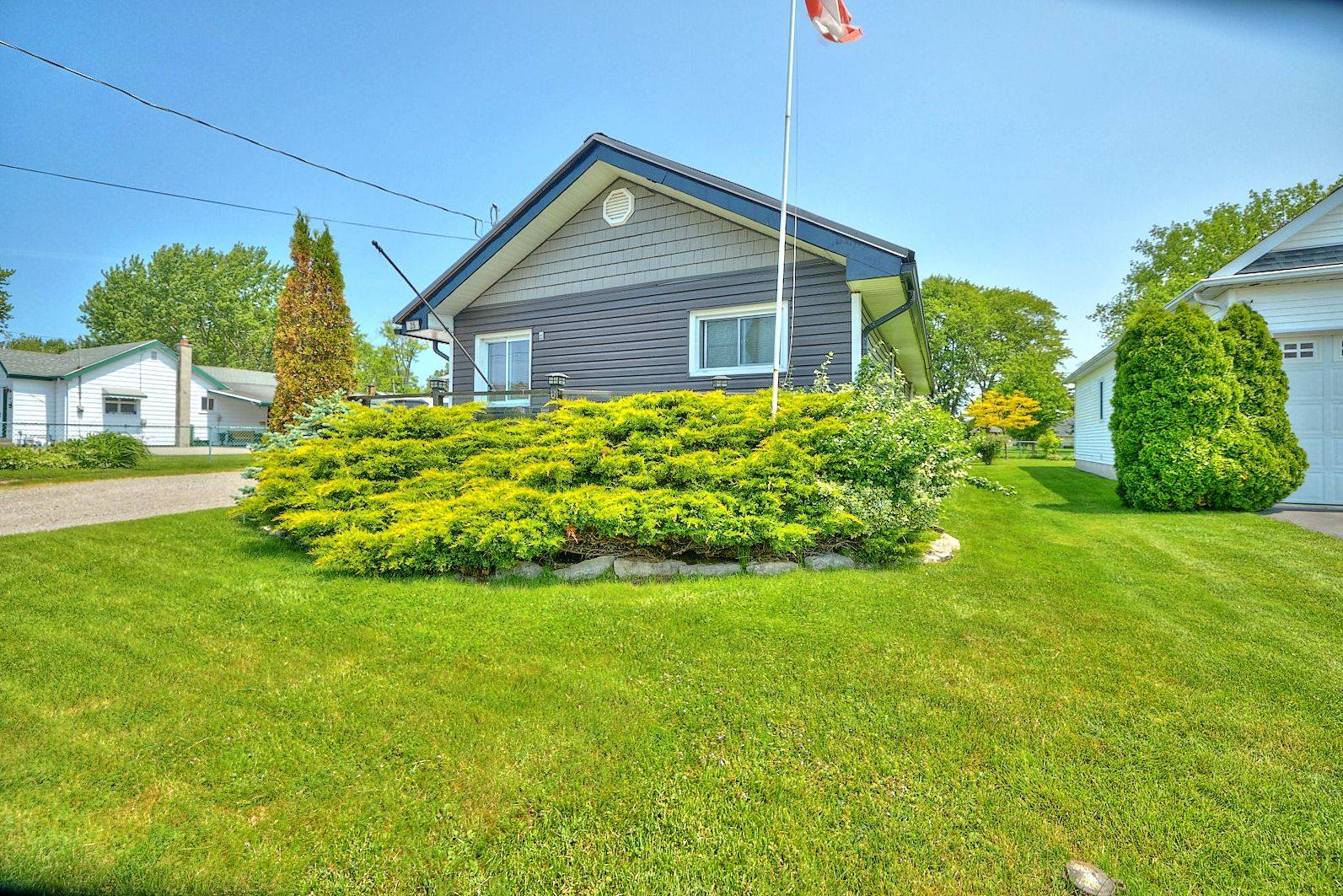 Fort Erie, ON L2A 5H6,35 Radford AVE
