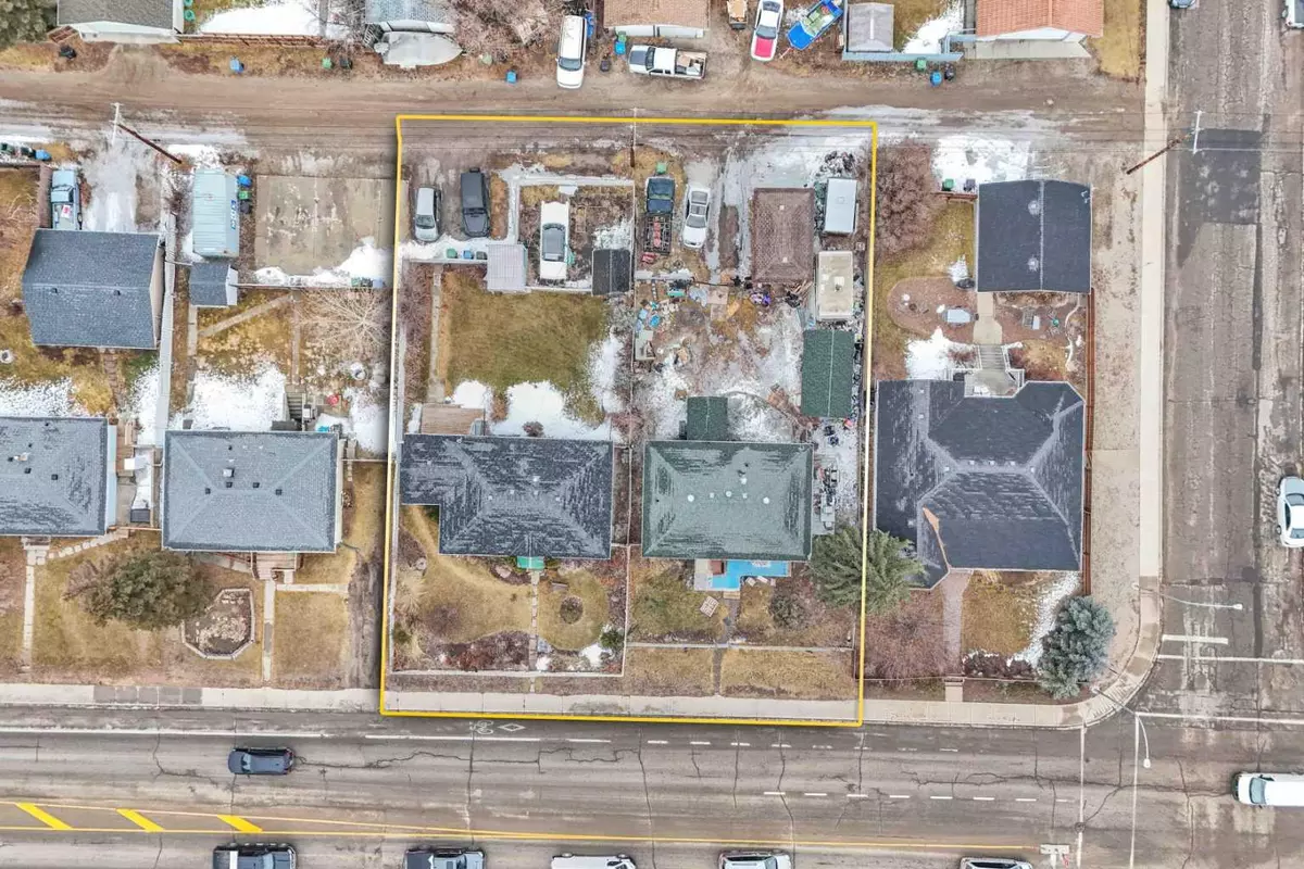 Calgary, AB T3B 0H7,8508, 8512 Bowness RD NW