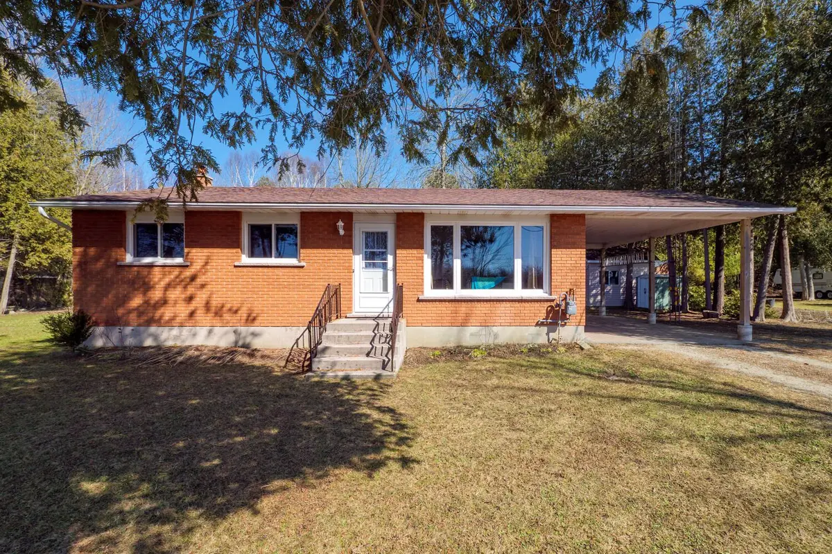 Georgian Bluffs, ON N0H 2T0,019589 6 HWY