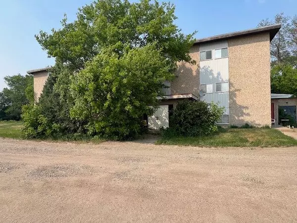 1009 1 AVE, Wainwright, AB T9W 1S5