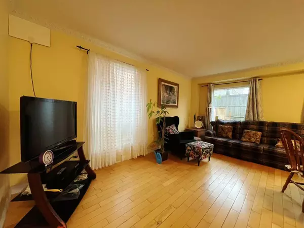 Mississauga, ON L5M 6A9,2955 Thomas ST #53, Upper RM1