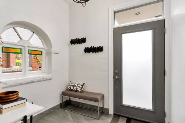 Toronto W01, ON M6S 1K2,25 Mayfield AVE