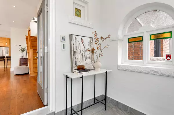 Toronto W01, ON M6S 1K2,25 Mayfield AVE