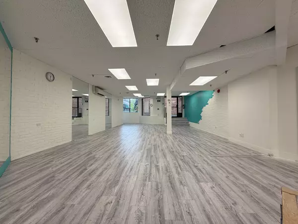Mississauga, ON L5K 1P9,1900 Dundas ST W #D8