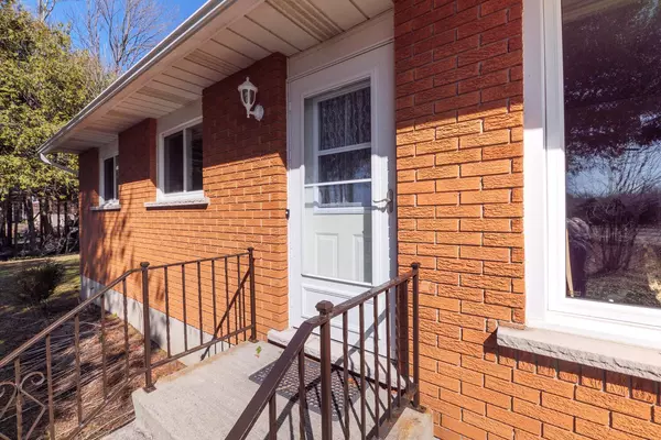 Georgian Bluffs, ON N0H 2T0,019589 6 HWY